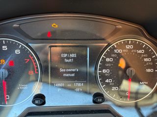 2009 Audi Q5 3.2 Premium - Interior Dashboard With Vehicle Running Image